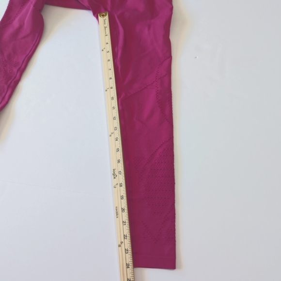 Sweaty Betty 360 Seamless Yoga Leggings NWT In Phlox Pink - Picture 7 of 9